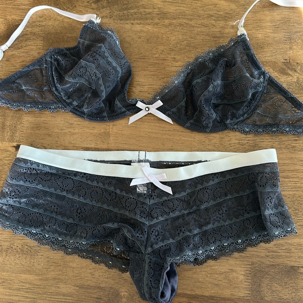 Victoria’s Secret matching gray lacy set 34B